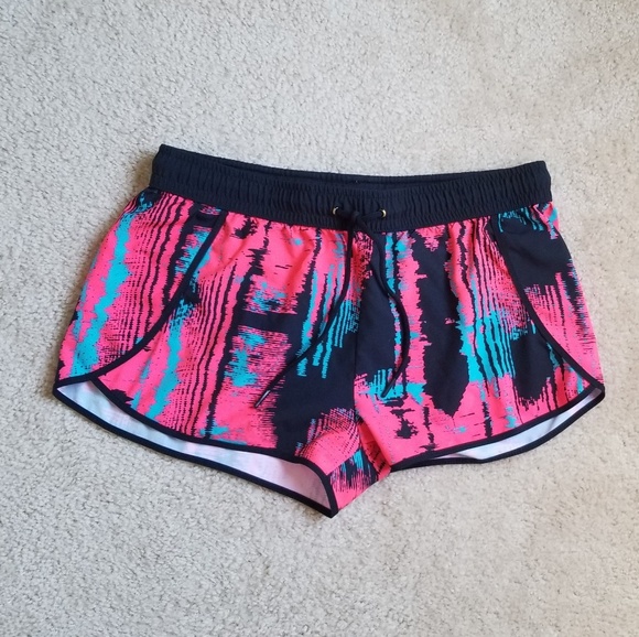 Fabletics shorts medium - Picture 2 of 4